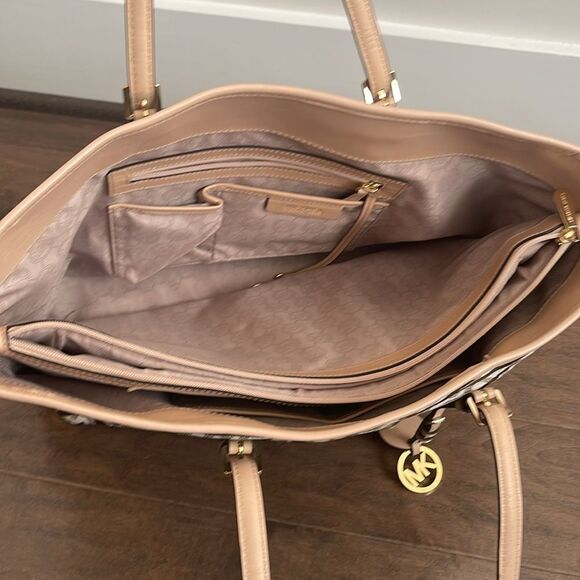 Michael Kors Laptop Tote - Leather Logo/Zebra - Picture 2 of 4